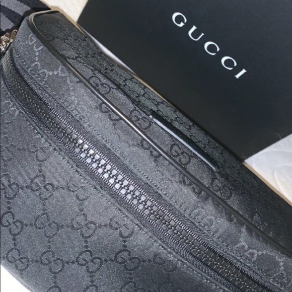 Gucci Other - Gucci fanny/shoulder bag